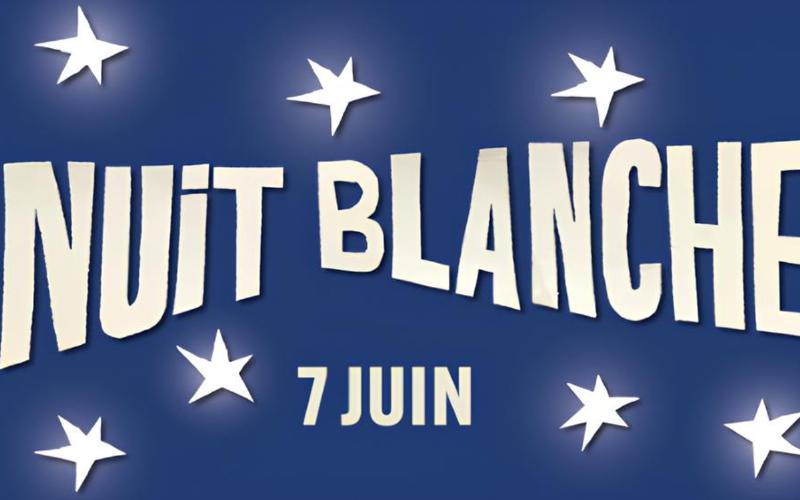 Ambiance lumineuse immersive d’un festival musique contemporaine la nuit